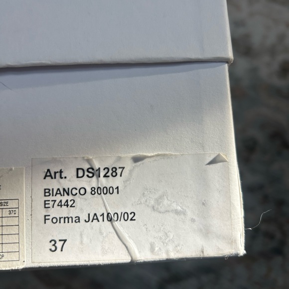 Dolce & Gabbana sandals size 37 - Picture 9 of 16